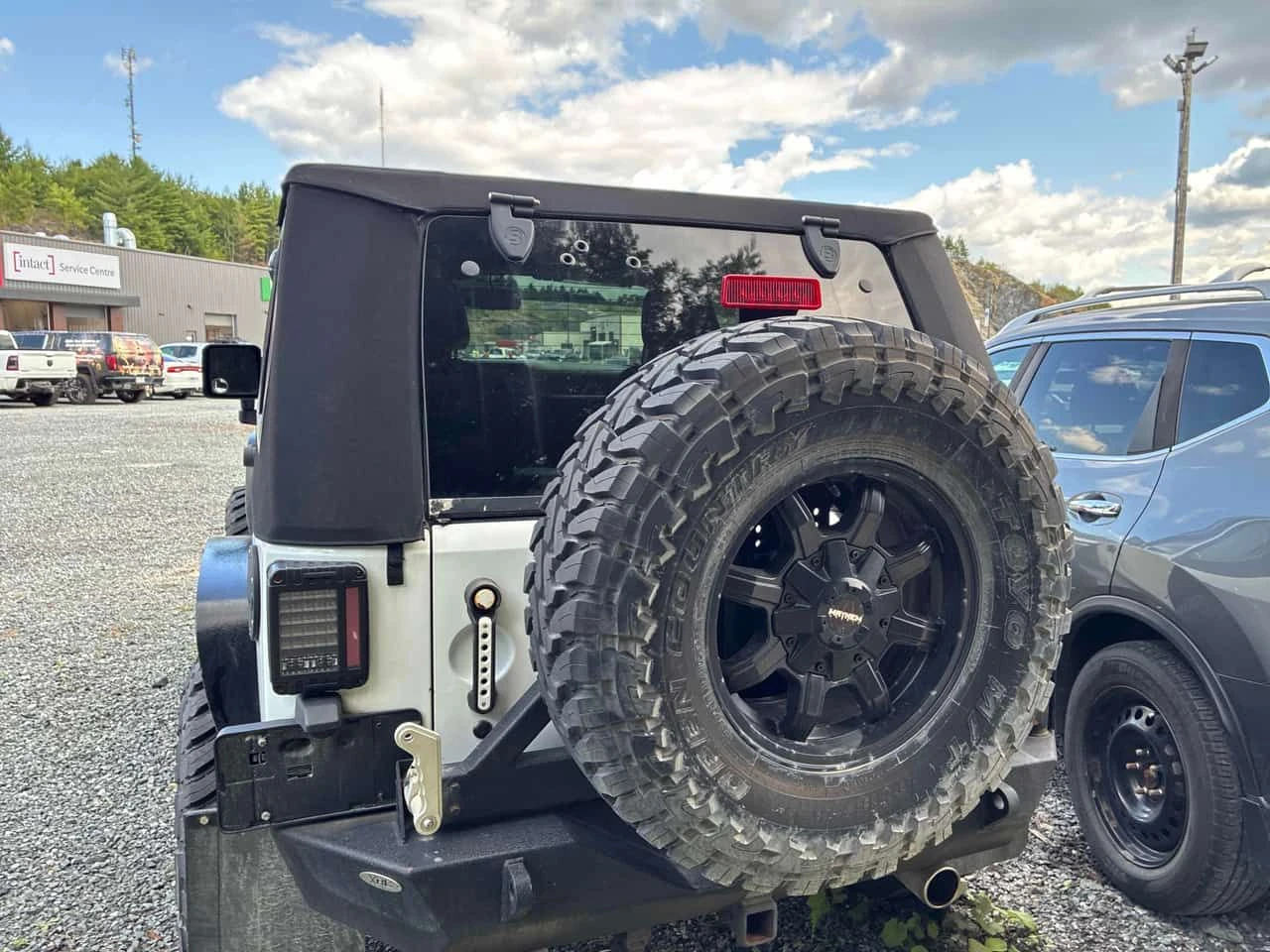 Jeep Wrangler * Sahara * АВТОКРЕДИТ БЕЗ ПЪРВОНАЧАЛНА ВНОСКА* , снимка 4 - Автомобили и джипове - 55640752