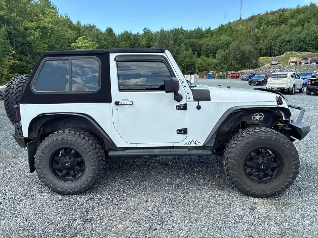 Jeep Wrangler * Sahara * АВТОКРЕДИТ БЕЗ ПЪРВОНАЧАЛНА ВНОСКА* , снимка 3 - Автомобили и джипове - 55640752