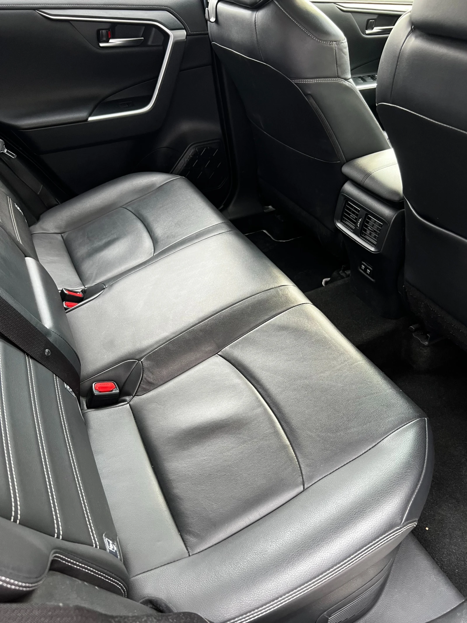 Toyota Rav4 Luxury Hybird AWD-i, снимка 13 - Автомобили и джипове - 55732023