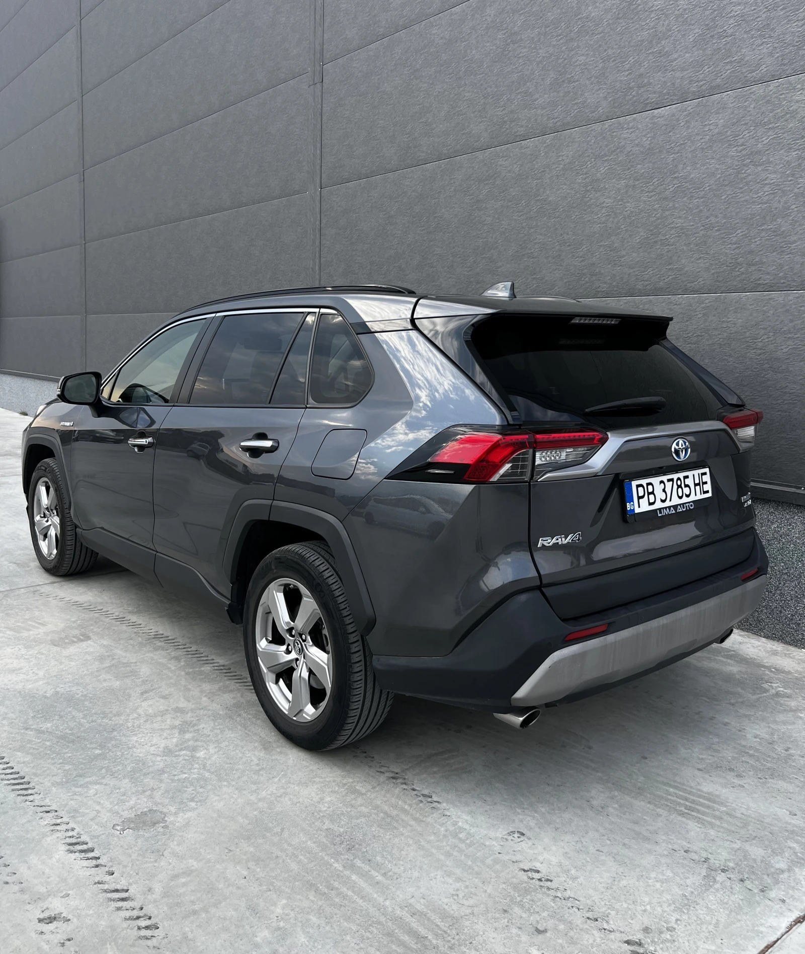 Toyota Rav4 Luxury Hybird AWD-i, снимка 4 - Автомобили и джипове - 55732023
