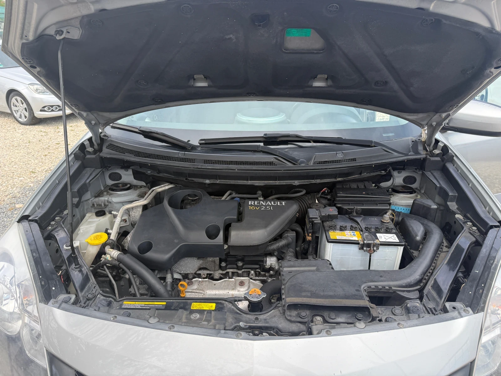 Renault Koleos 2.5i 4x4, снимка 13 - Автомобили и джипове - 55792593