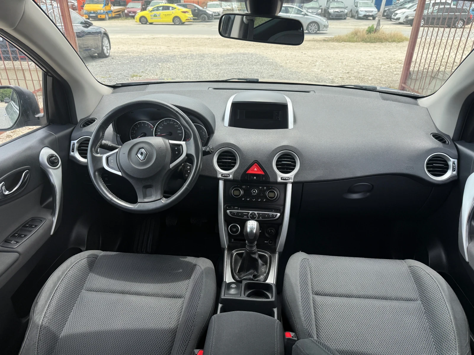 Renault Koleos 2.5i 4x4, снимка 8 - Автомобили и джипове - 55792593