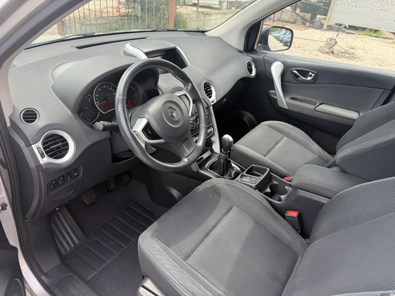 Renault Koleos 2.5i 4x4, снимка 6 - Автомобили и джипове - 55792593