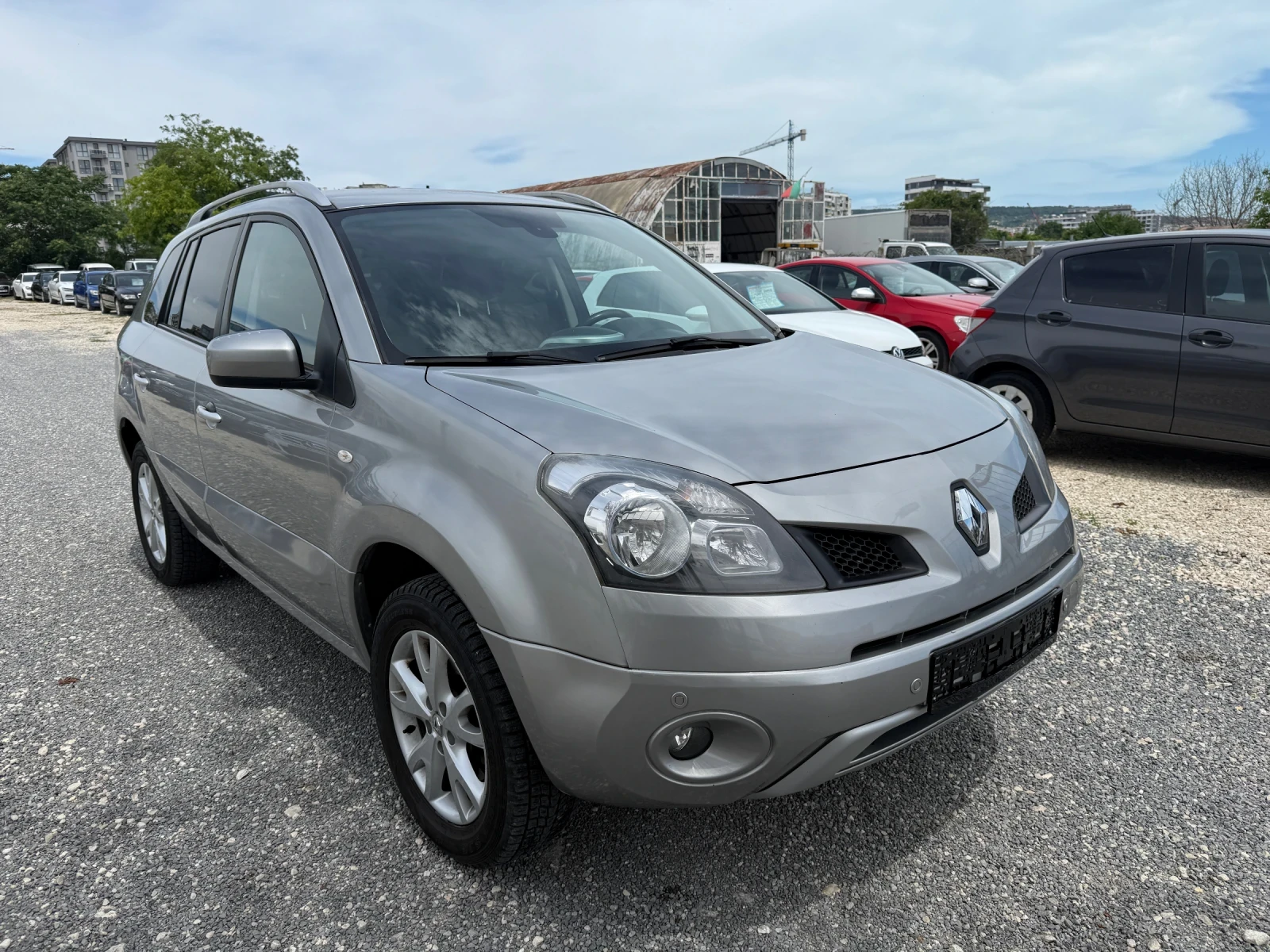 Renault Koleos 2.5i 4x4, снимка 3 - Автомобили и джипове - 55792593
