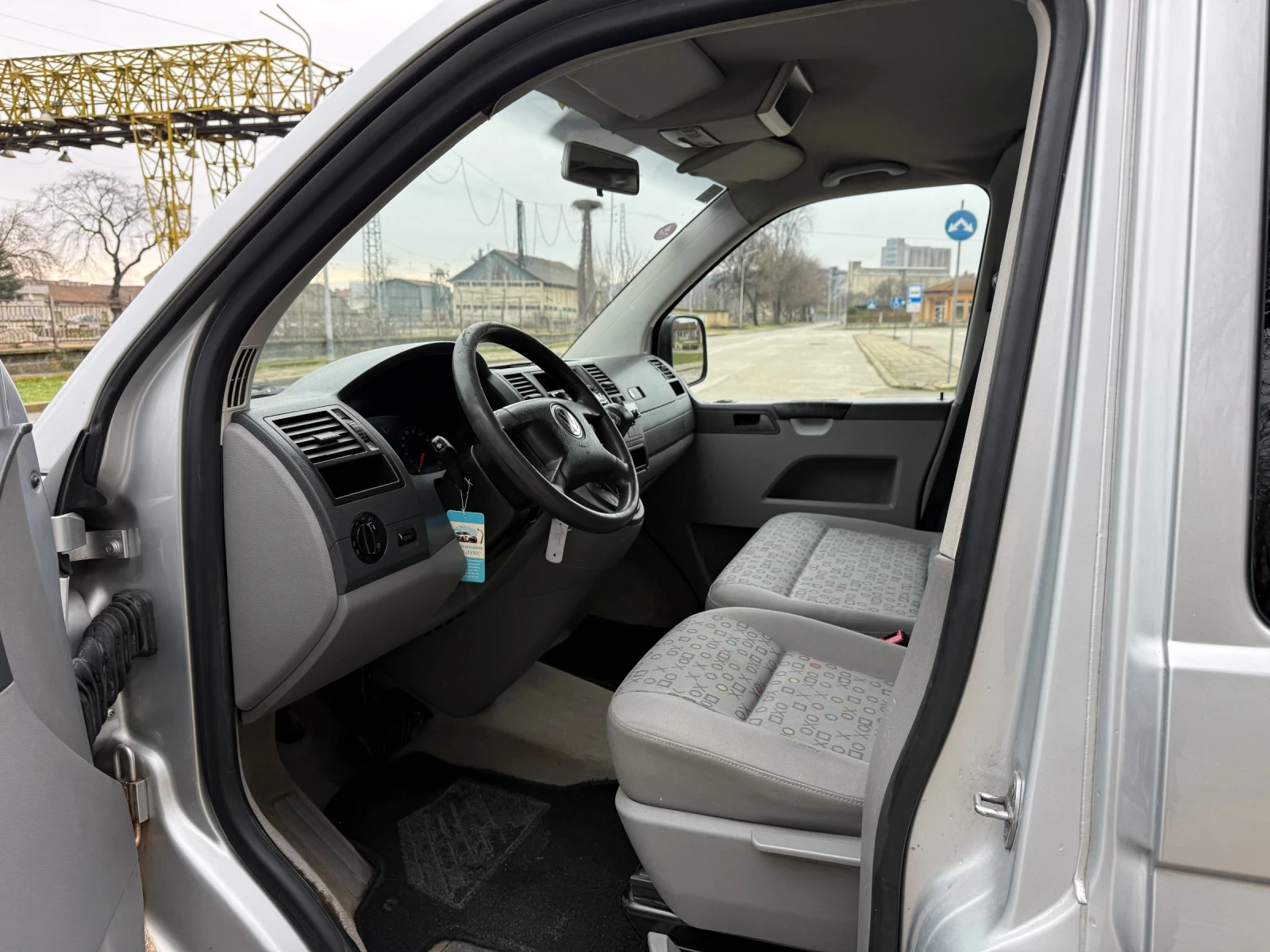 VW T5 2.5TDI АВТОМАТИК! - изображение 9