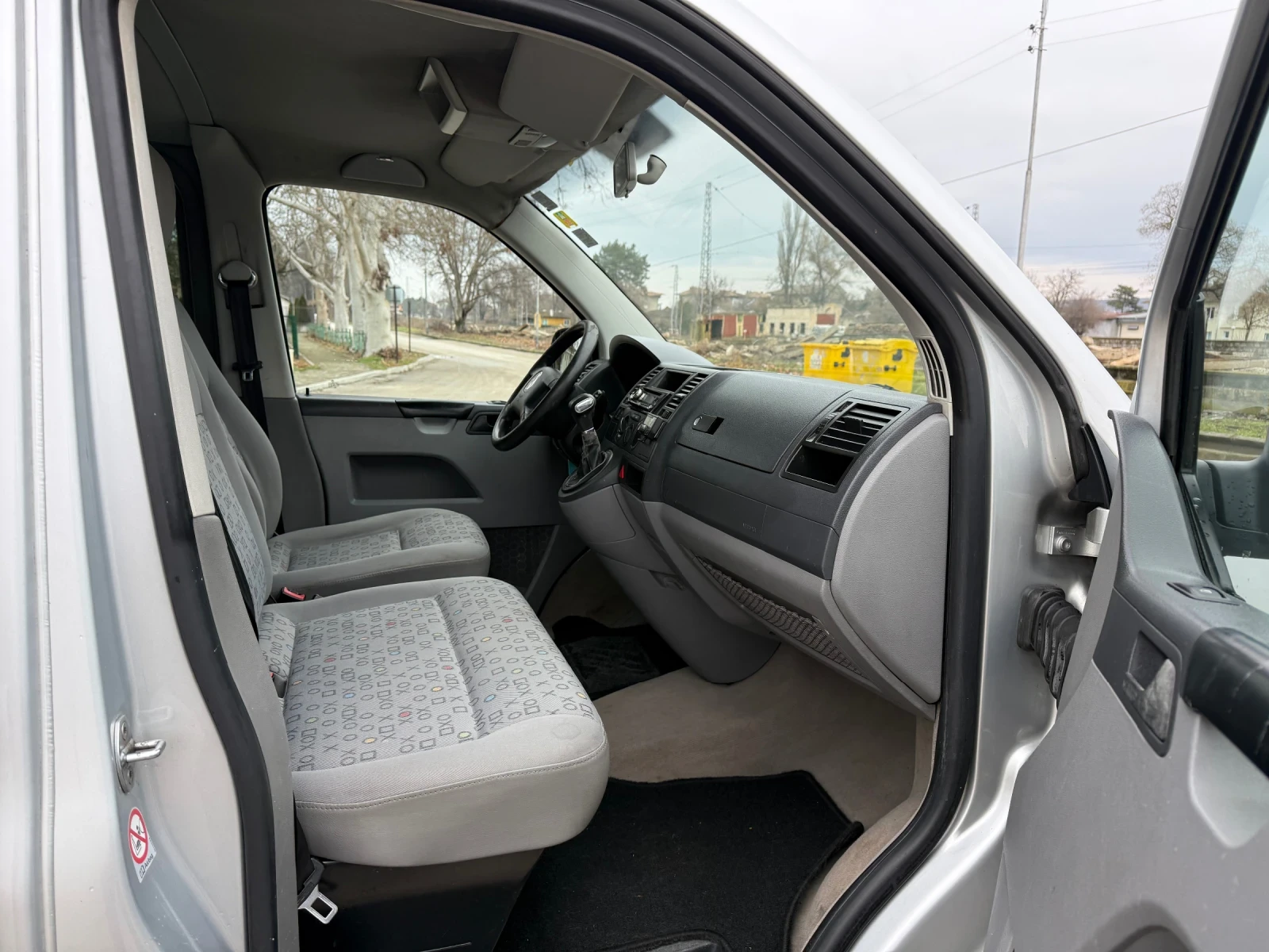 VW T5 2.5TDI АВТОМАТИК! - изображение 8