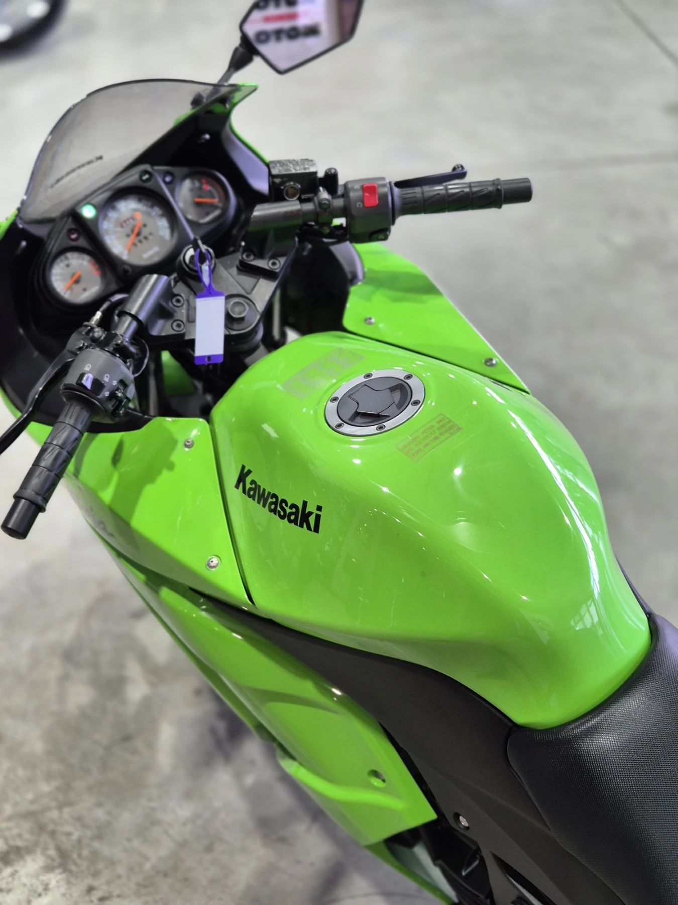 Kawasaki Ninja 250 R А2 категория!!НОВ ВНОС ОТ ШВЕЙЦАРИЯ!!!, снимка 13 - Мотоциклети и мототехника - 55235342