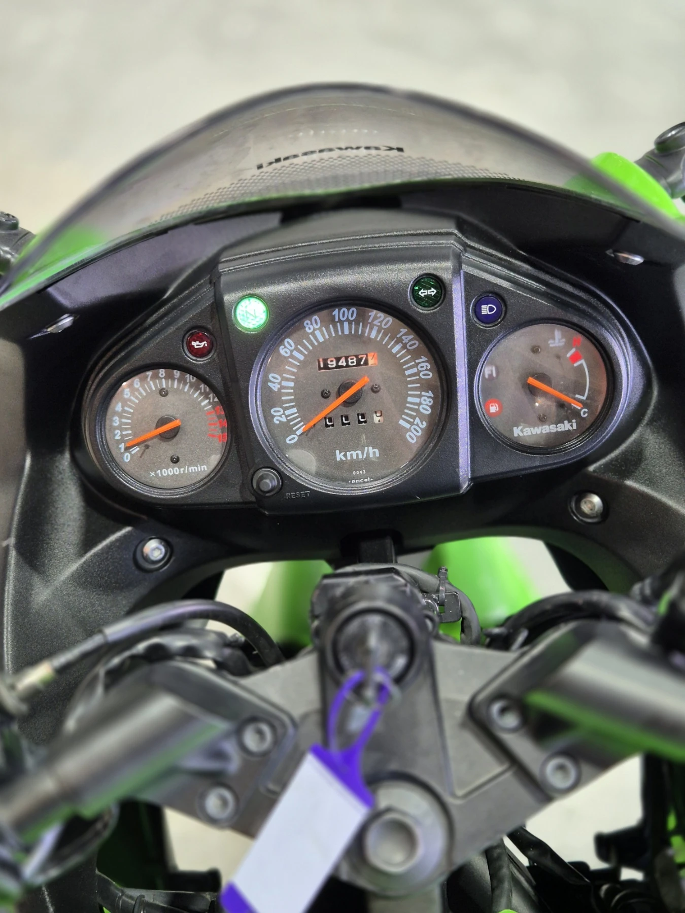 Kawasaki Ninja 250 R А2 категория!!НОВ ВНОС ОТ ШВЕЙЦАРИЯ!!!, снимка 17 - Мотоциклети и мототехника - 55235342