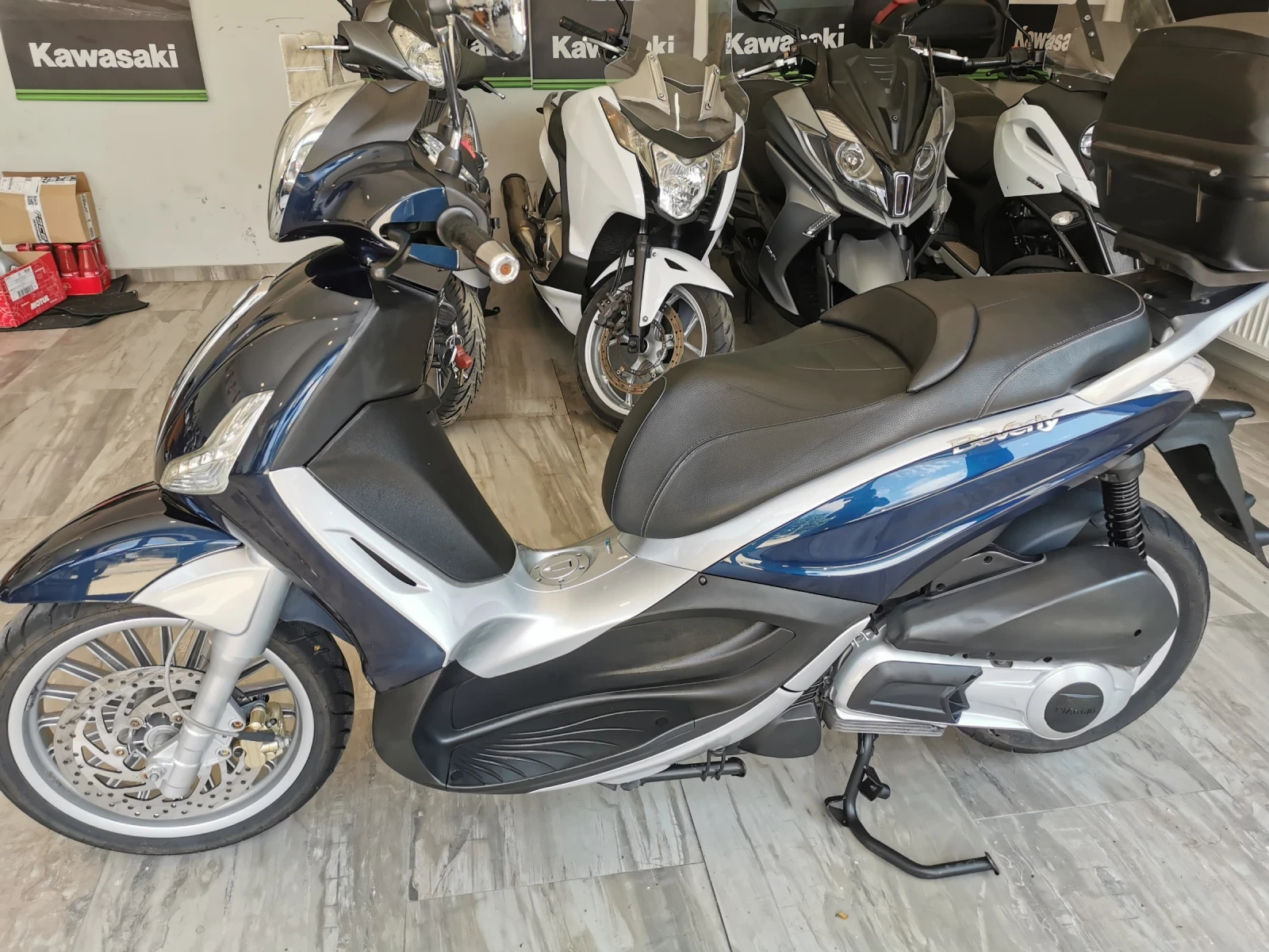 Piaggio Beverly 300i, снимка 2 - Мотоциклети и мототехника - 55444387