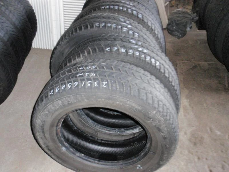 Гуми Всесезонни 235/65R17, снимка 13 - Гуми и джанти - 8925701