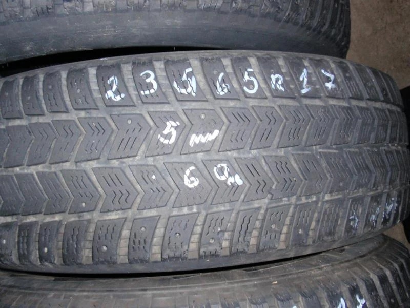 Гуми Всесезонни 235/65R17, снимка 6 - Гуми и джанти - 8925701