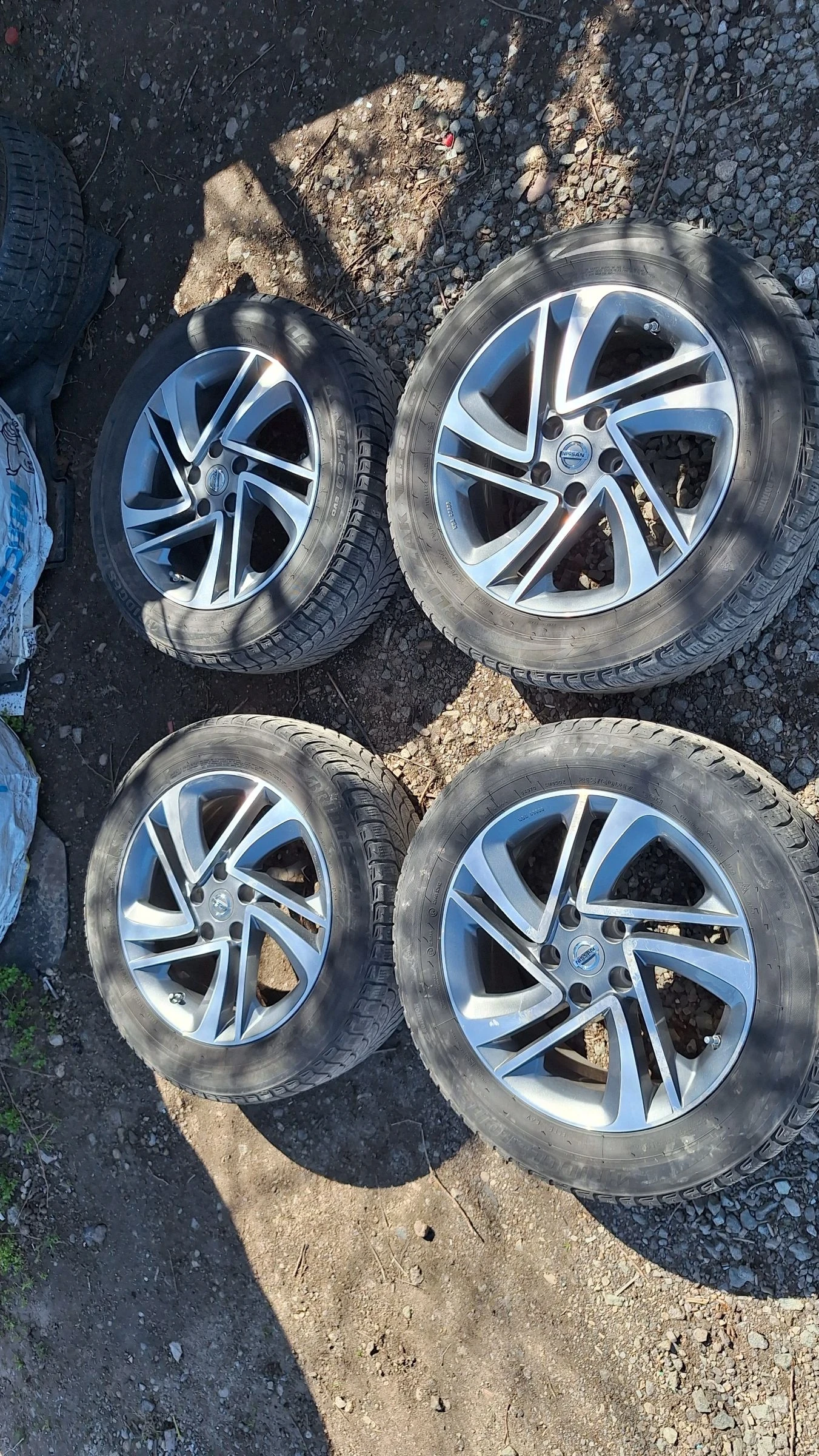 ���� � ������ 215/60R17 �� Nissan Qashqai | Mobile.bg � ����������� 1
