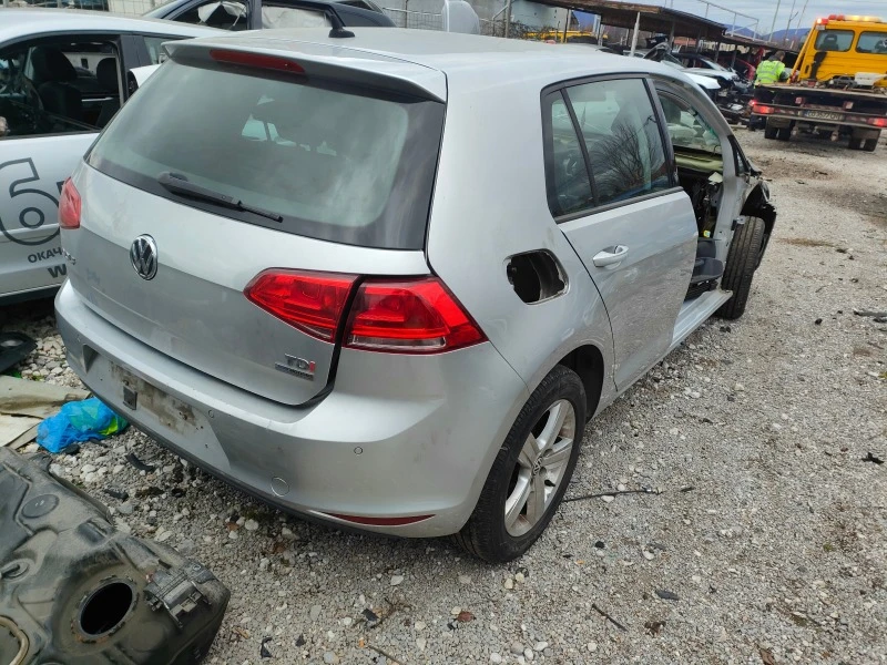 VW Golf 1.6tdi CLH, снимка 5 - Автомобили и джипове - 43412511