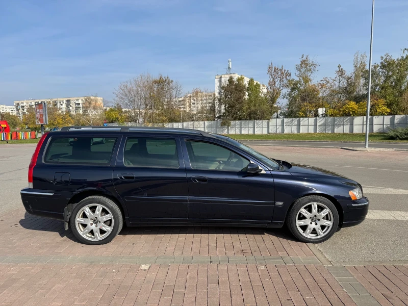 Volvo V70 Summum, снимка 3 - Автомобили и джипове - 47953185