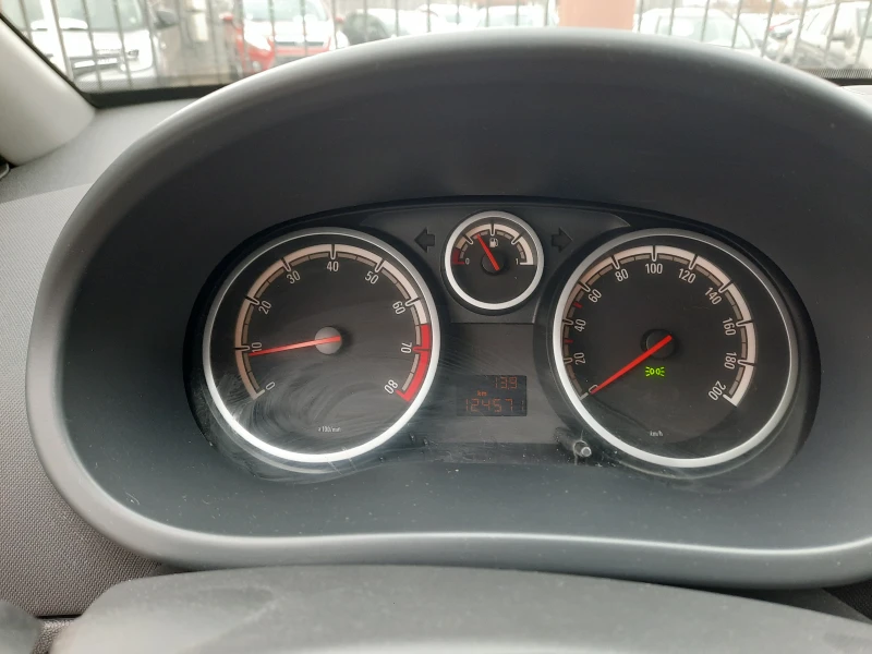 Opel Corsa 1.2i, снимка 10 - Автомобили и джипове - 48156546