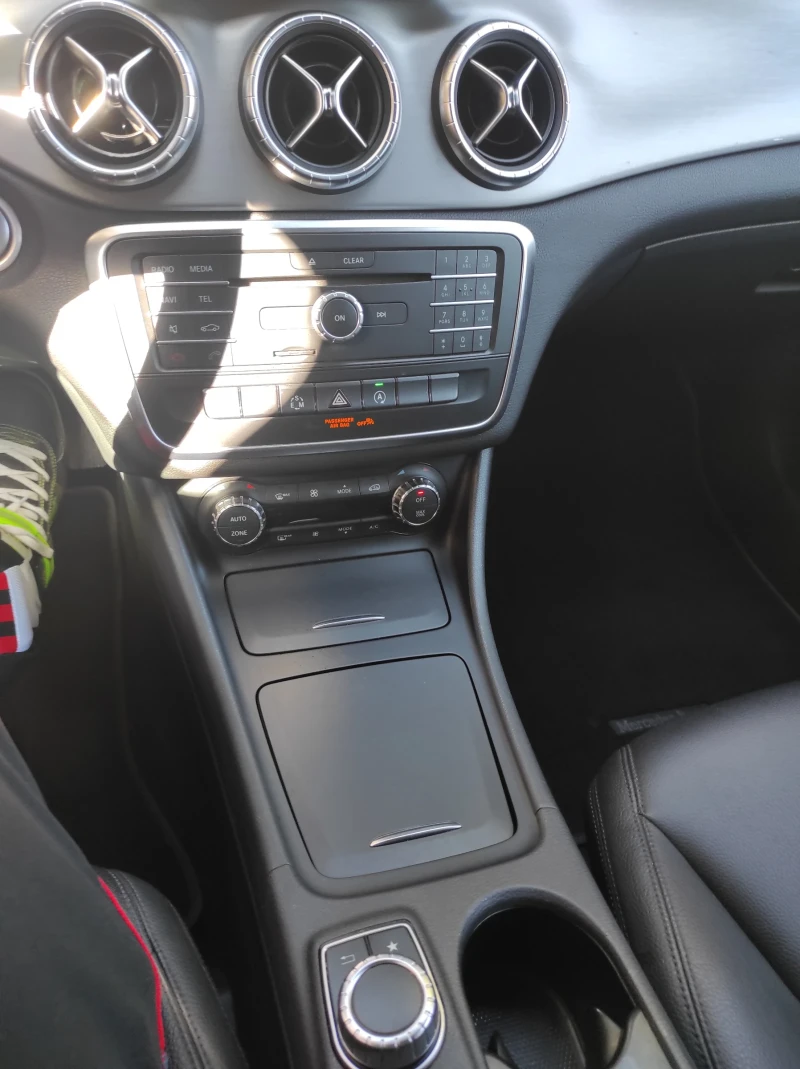 Mercedes-Benz CLA 250, снимка 8 - Автомобили и джипове - 50124313