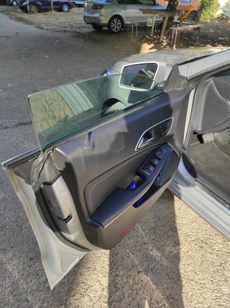 Mercedes-Benz CLA 250, снимка 7 - Автомобили и джипове - 50124313