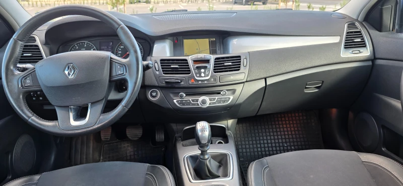 Renault Laguna, снимка 16 - Автомобили и джипове - 52372258