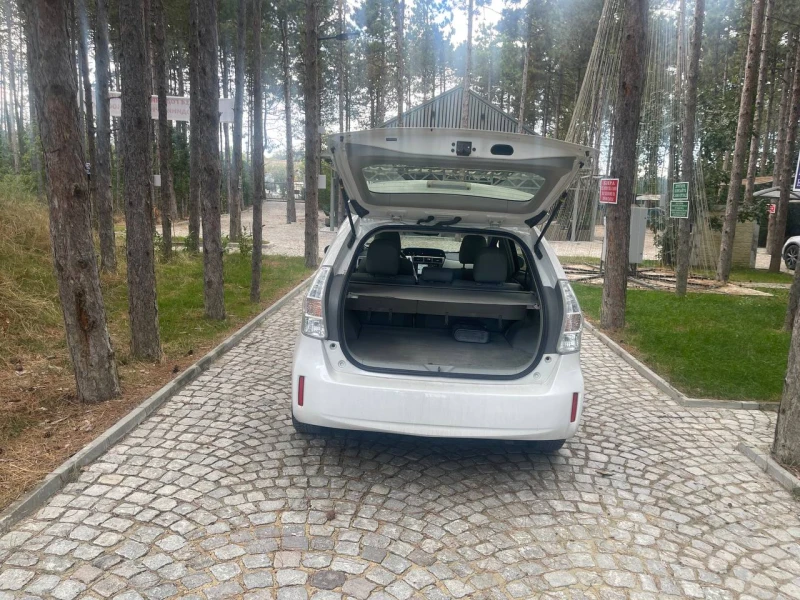 Toyota Prius Комби, снимка 5 - Автомобили и джипове - 52462756