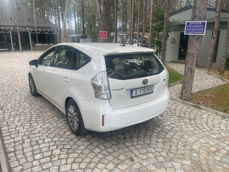 Toyota Prius Комби, снимка 4 - Автомобили и джипове - 52462756