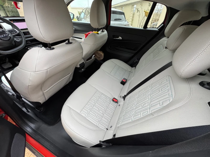 Fiat 600 e La Prima топ версия; CarPlay; 2 чифта дж.+ гуми, снимка 9 - Автомобили и джипове - 52890917