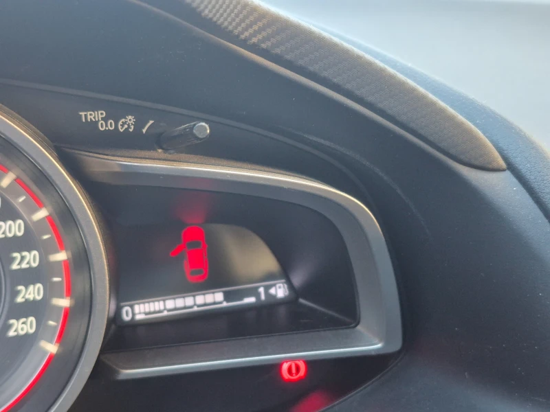 Mazda 3, снимка 13 - Автомобили и джипове - 53143979