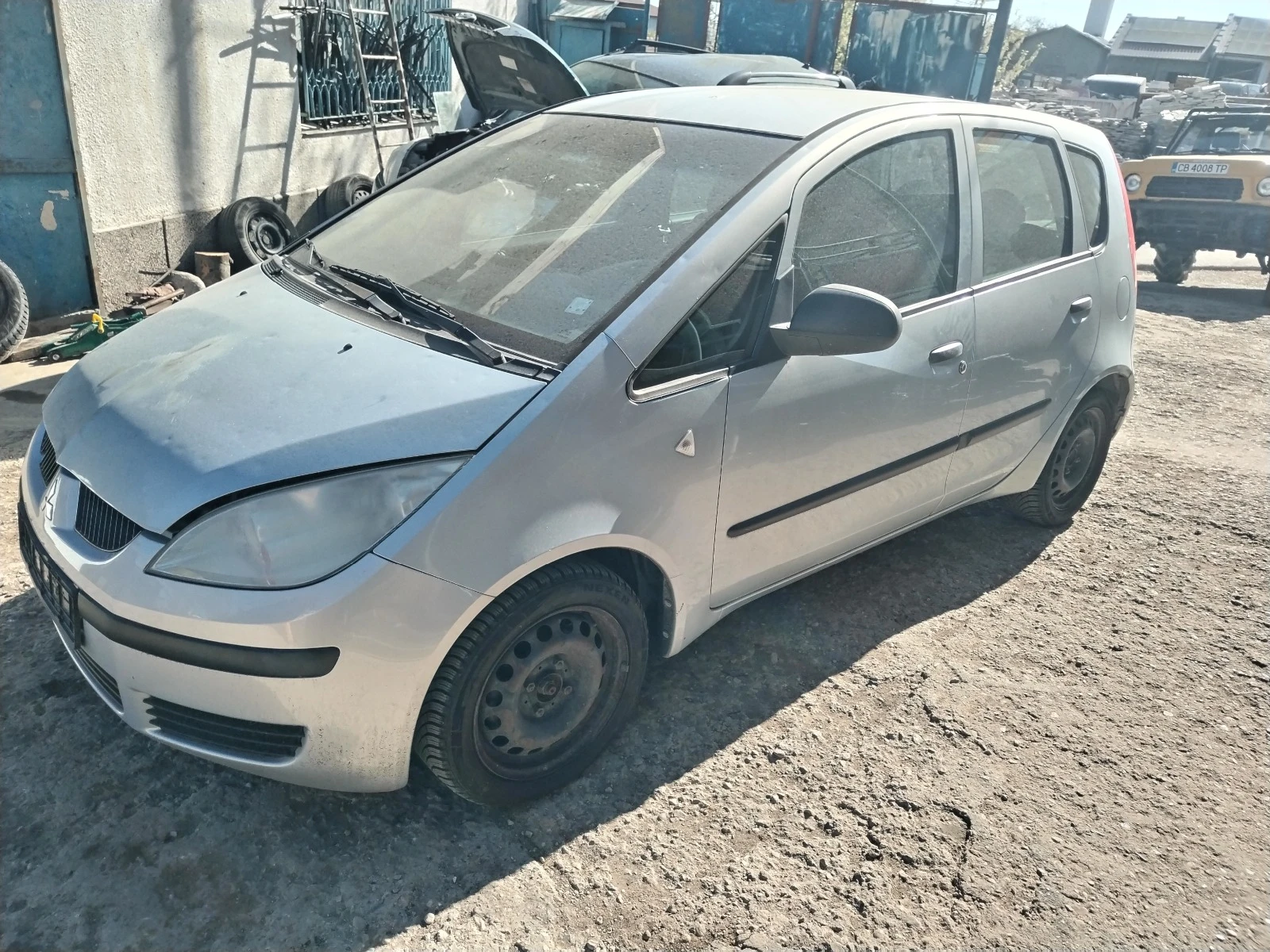 Mitsubishi Colt 1.1 - изображение 10