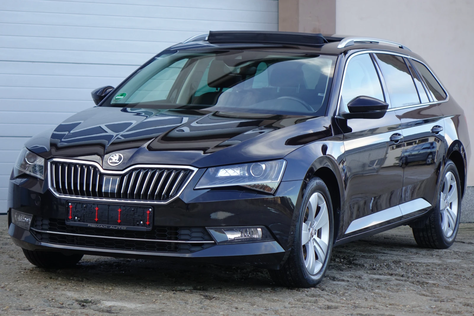 Skoda Superb 4X4* STYLE* LED LIGHTS* PANO*  - изображение 4