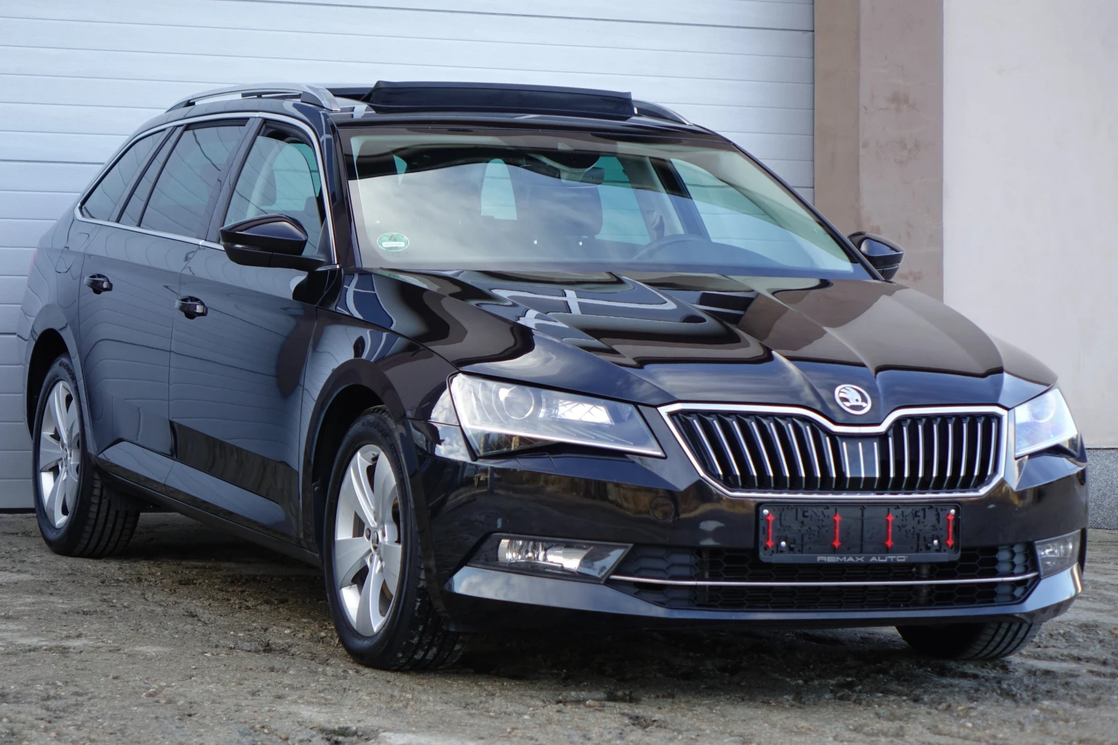 Skoda Superb 4X4* STYLE* LED LIGHTS* PANO*  - изображение 6