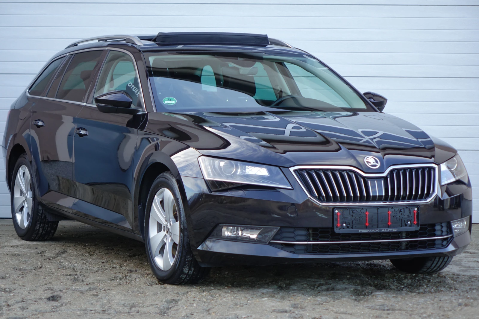 Skoda Superb 4X4* STYLE* LED LIGHTS* PANO*  - [1] 