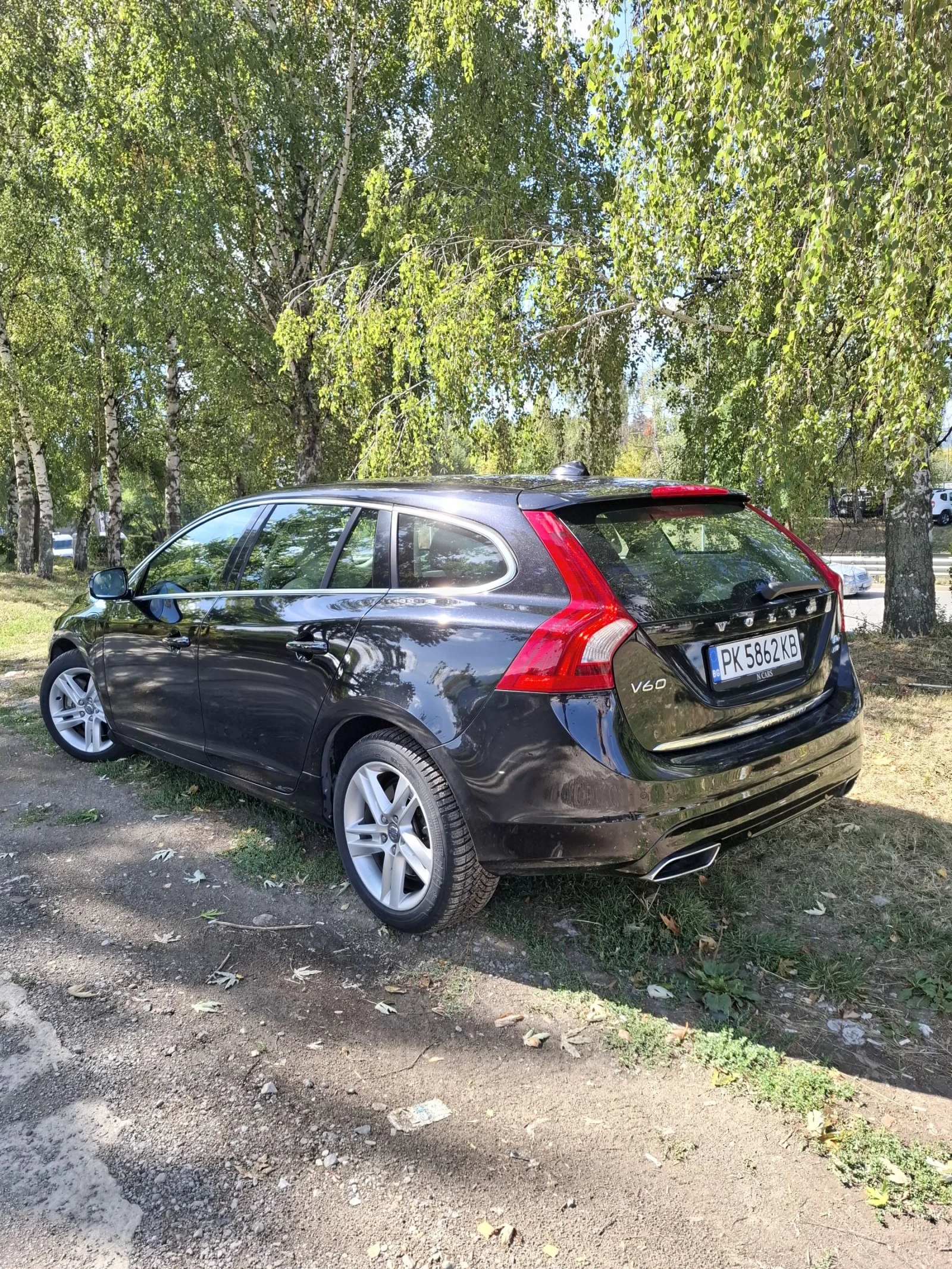 Volvo V60 2.4 D6 Plug in hibryd Summum - изображение 5