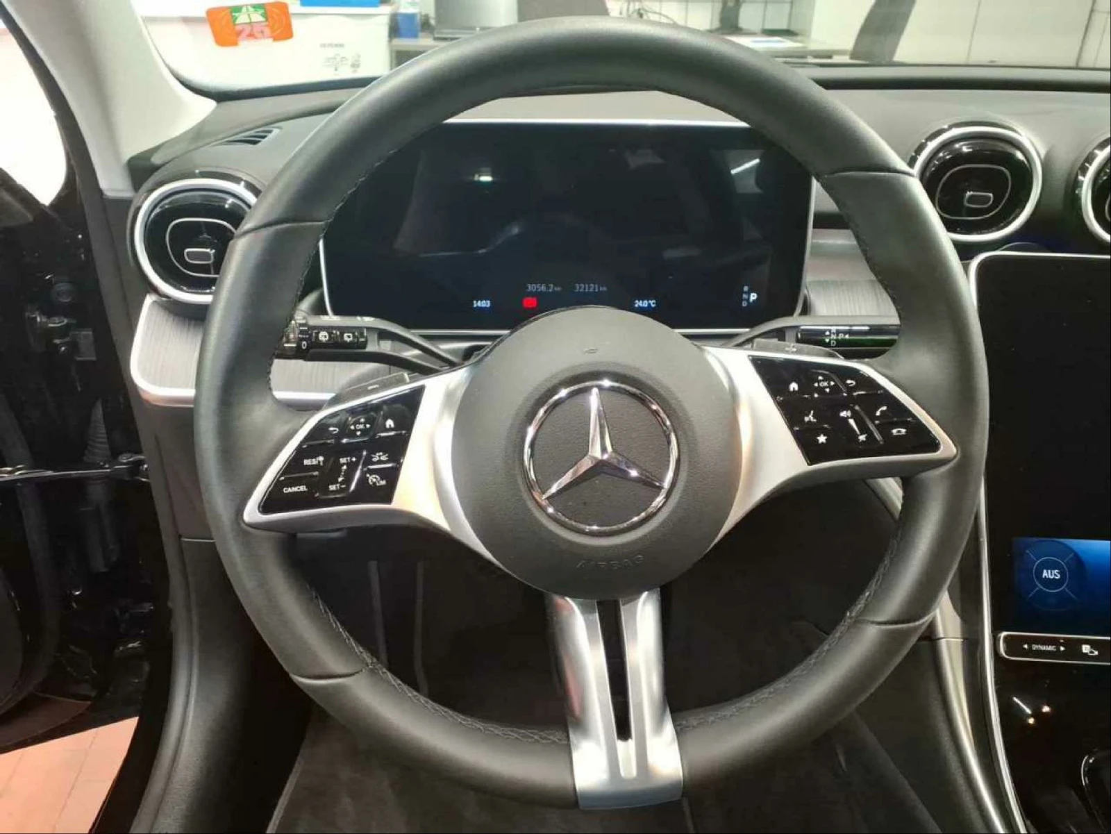 Mercedes-Benz C 220 2.0 - изображение 7