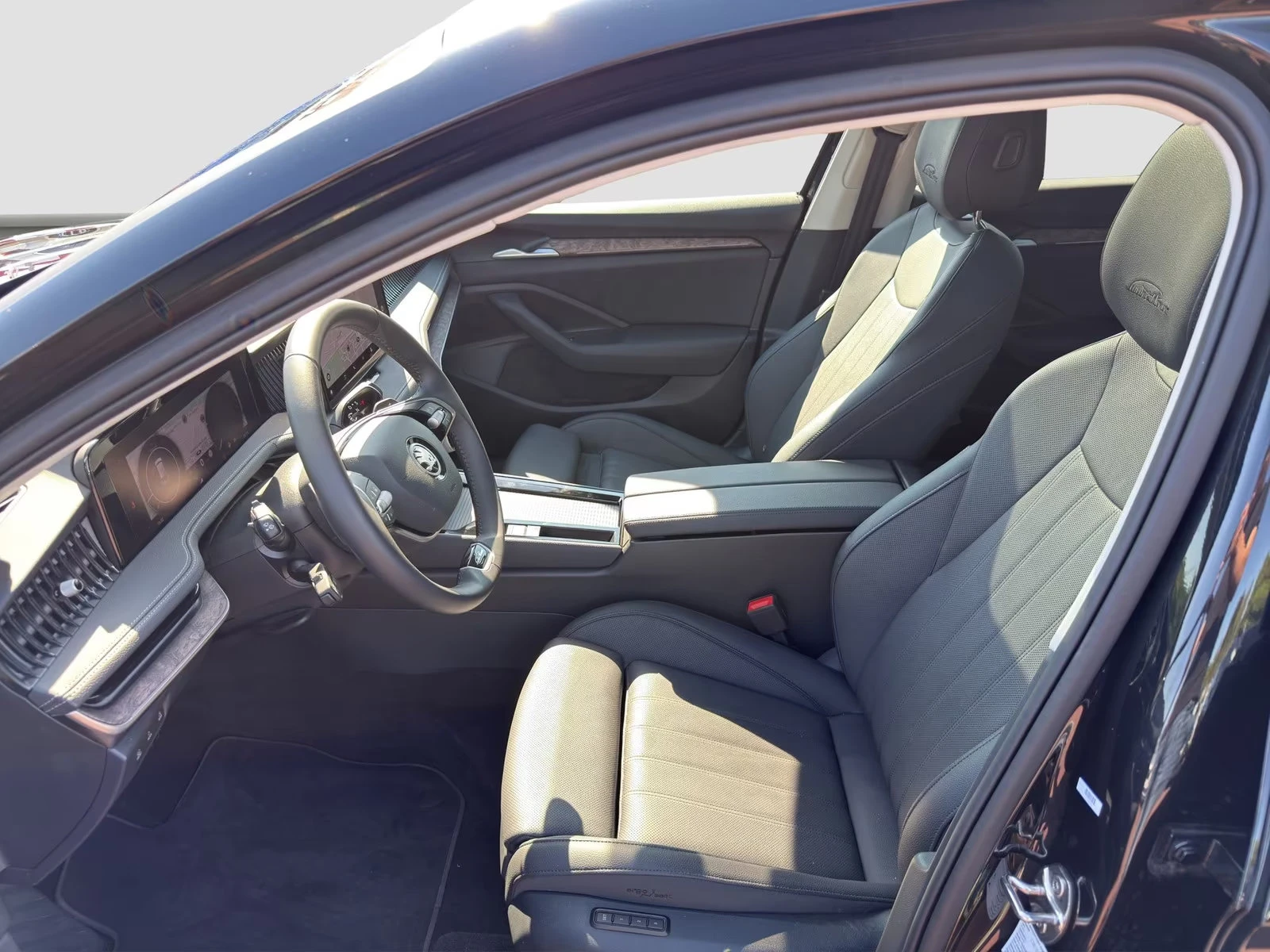 Skoda Superb L&K/265HP/4X4/PANO/CAM/NAVI/DIGITAL/731v | Mobile.bg   14