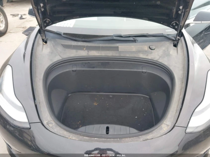 Tesla Model 3 Long Range, снимка 10 - Автомобили и джипове - 53847375