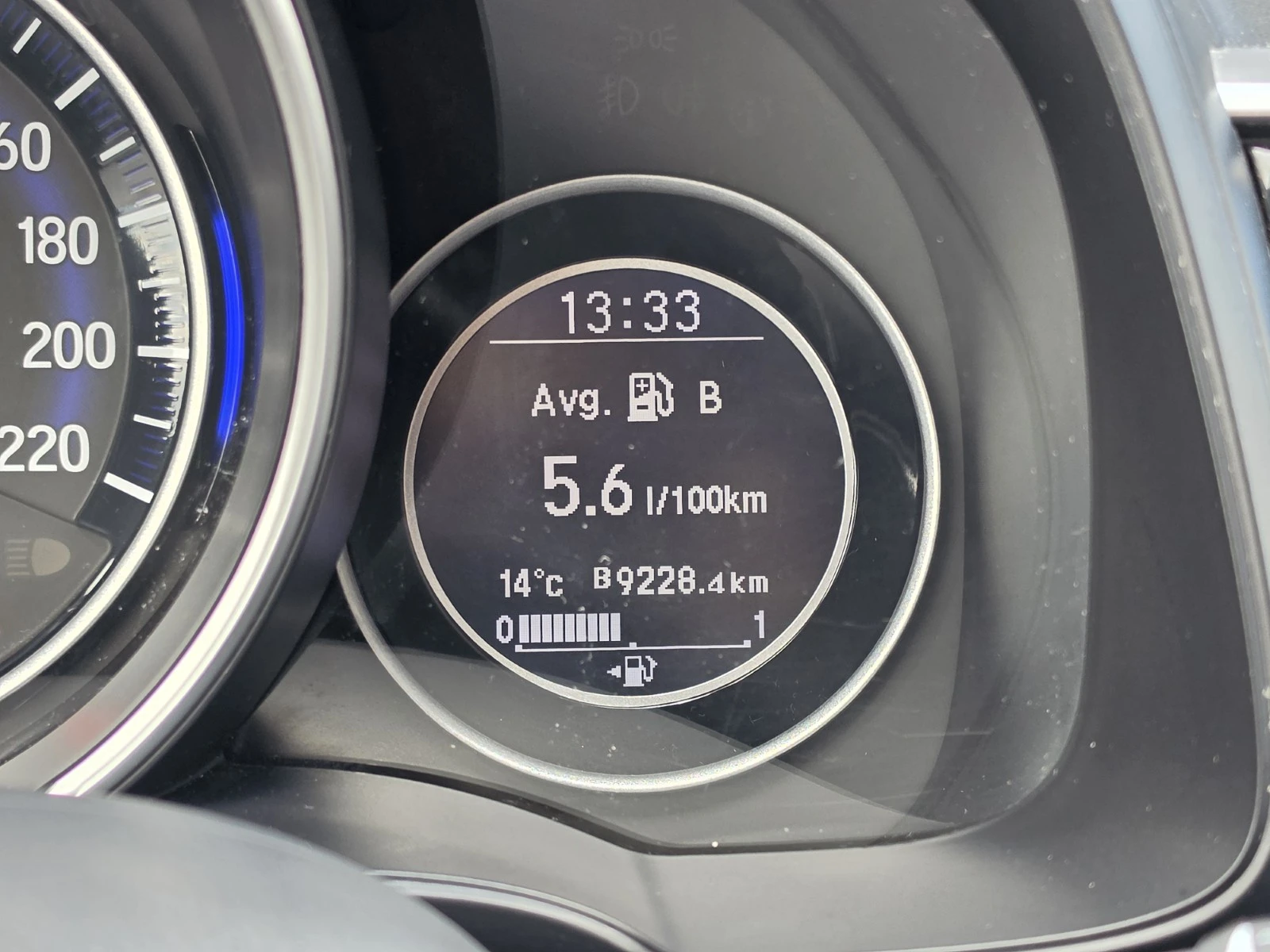 Honda Jazz 1.3i-VTEC City Brake, 2 комплекта гуми, ЕВРО 6 , снимка 12 - Автомобили и джипове - 54209402