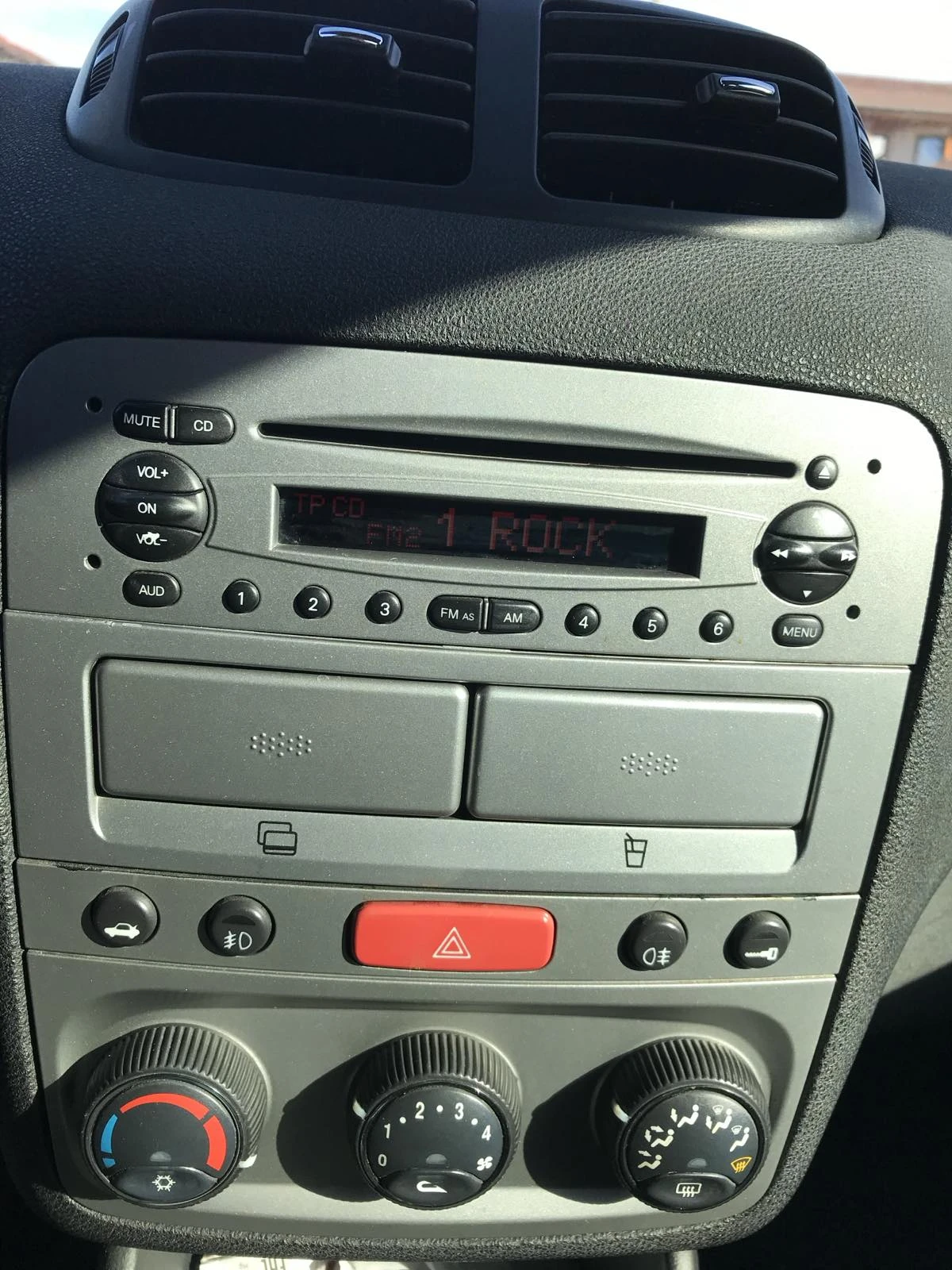 Alfa Romeo 147, снимка 7 - Автомобили и джипове - 54351332