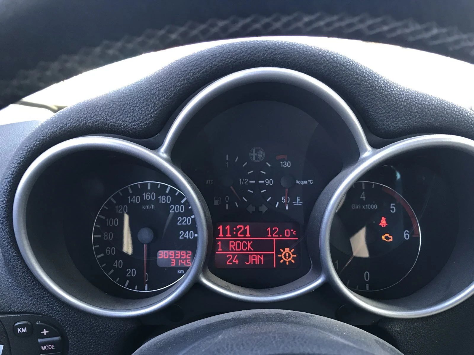 Alfa Romeo 147, снимка 6 - Автомобили и джипове - 54351332