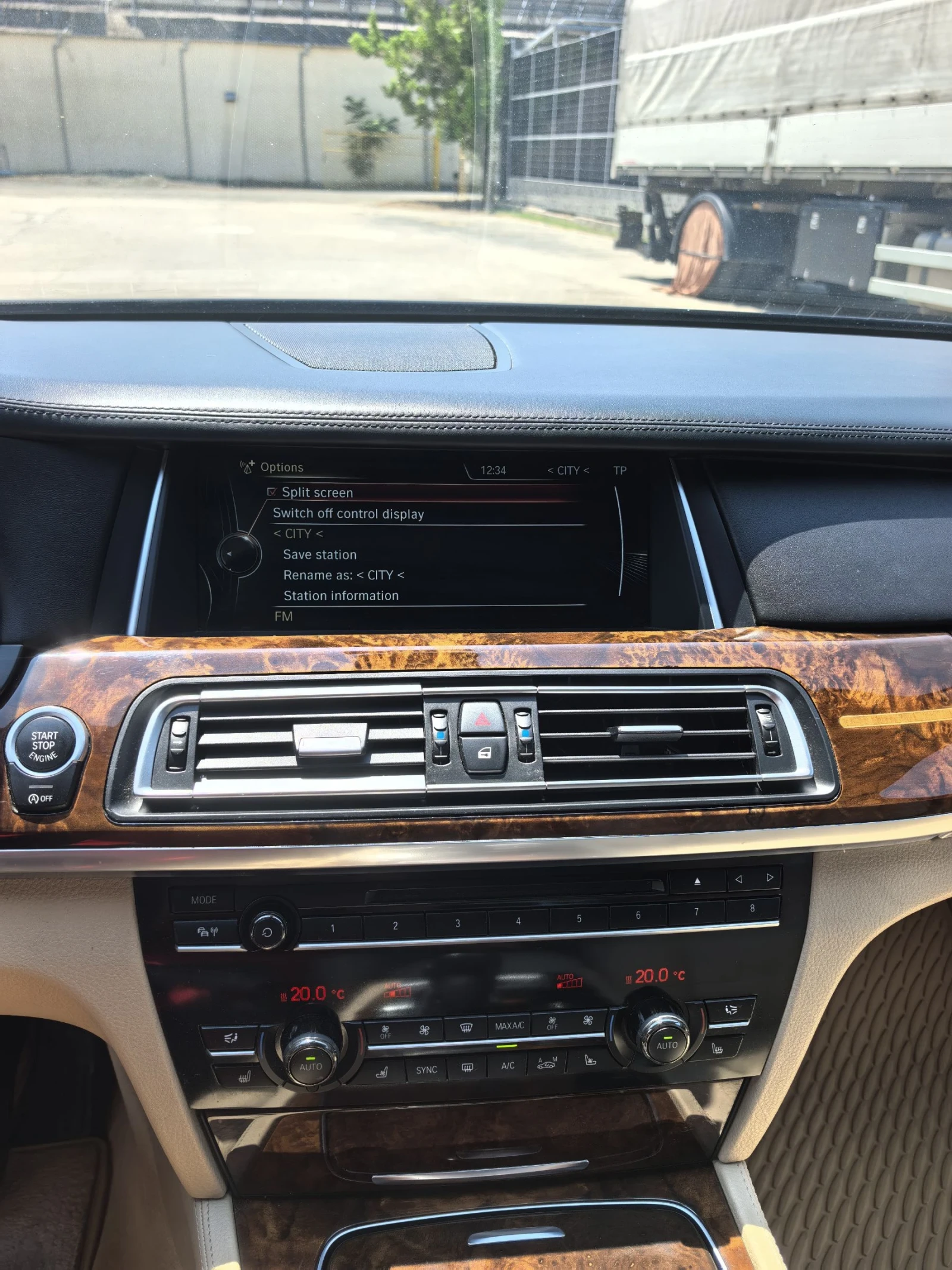 BMW 740 740 d xDrive facelift, снимка 11 - Автомобили и джипове - 55315335