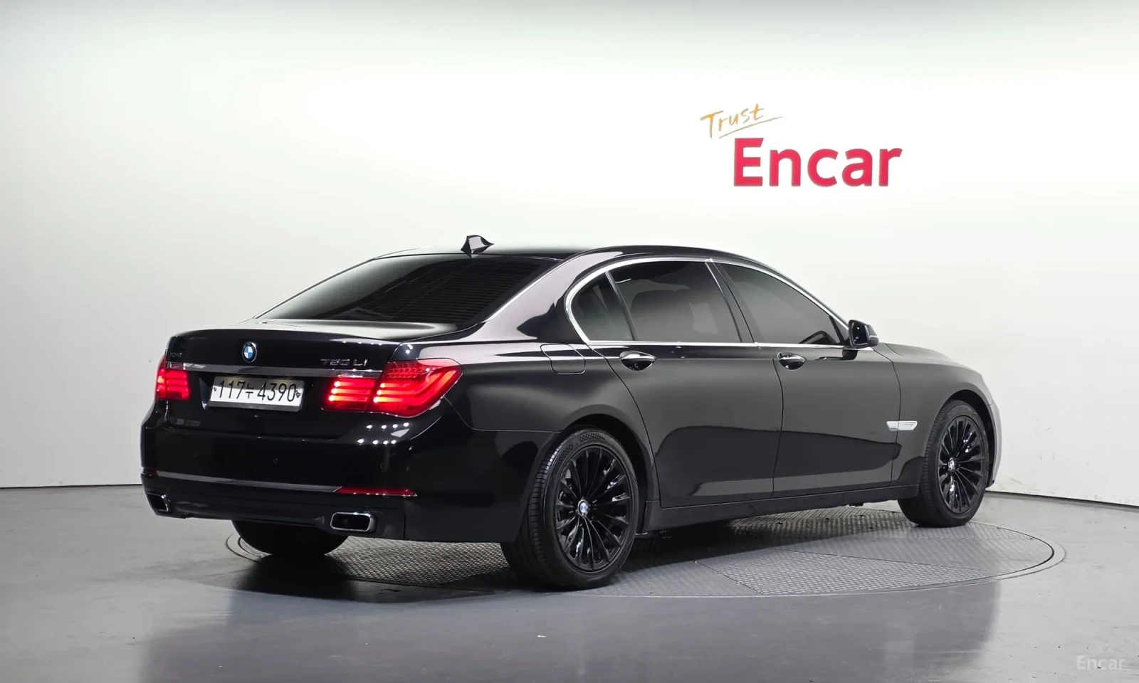 BMW 750 MONITORI\REALNI KM, снимка 2 - Автомобили и джипове - 55571642