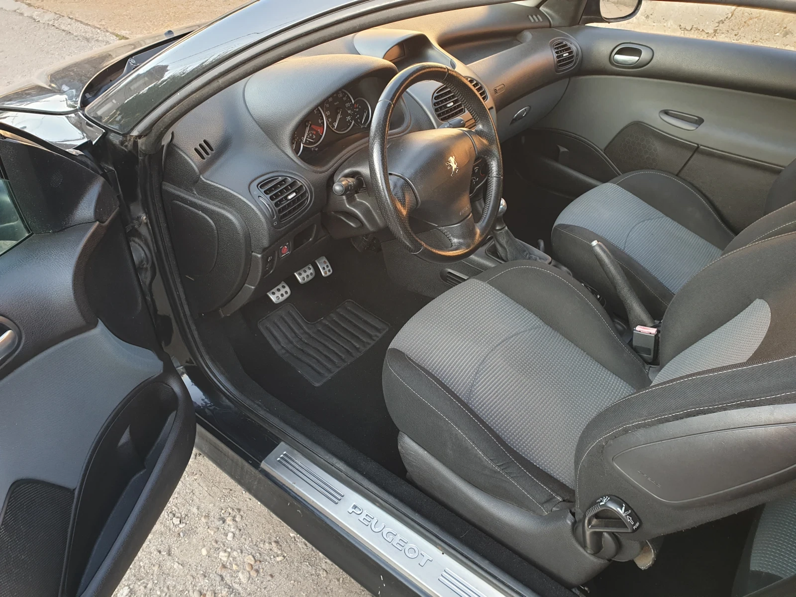 Peugeot 206 1.6i, снимка 8 - Автомобили и джипове - 55643804