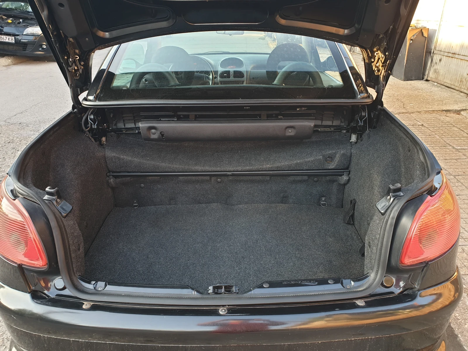 Peugeot 206 1.6i, снимка 11 - Автомобили и джипове - 55643804
