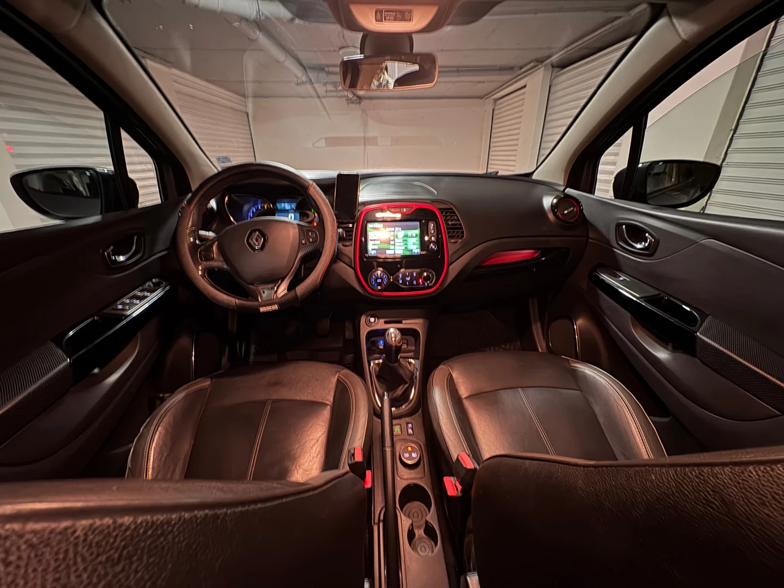 Renault Captur 1.5 dCI, снимка 9 - Автомобили и джипове - 55691123