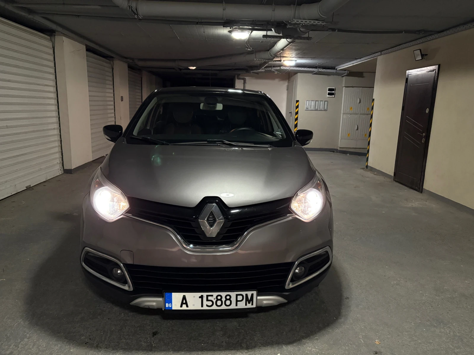 Renault Captur 1.5 dCI, снимка 2 - Автомобили и джипове - 55691123