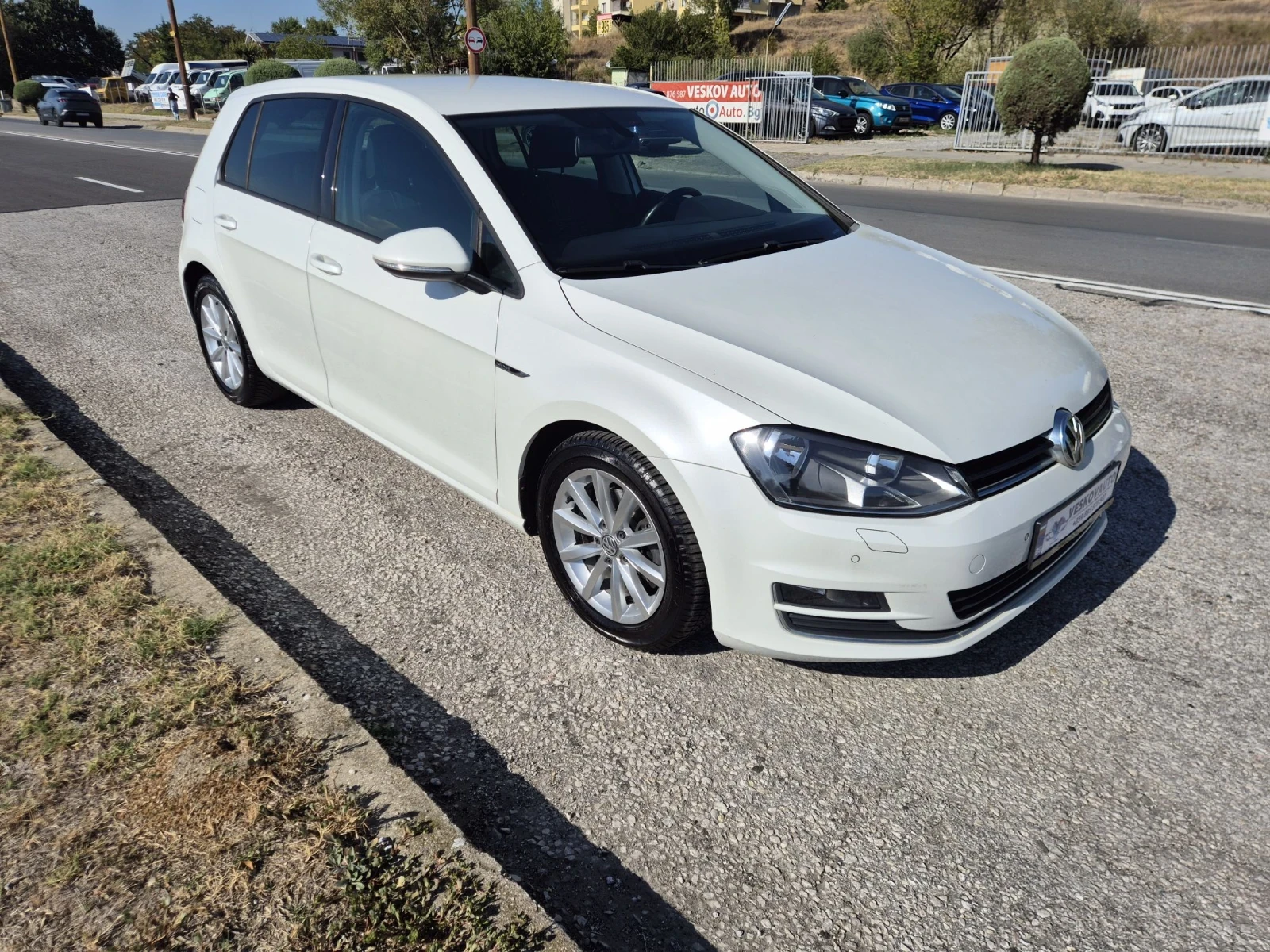 VW Golf 1.6 TDI LOUNGE, снимка 3 - Автомобили и джипове - 56008487