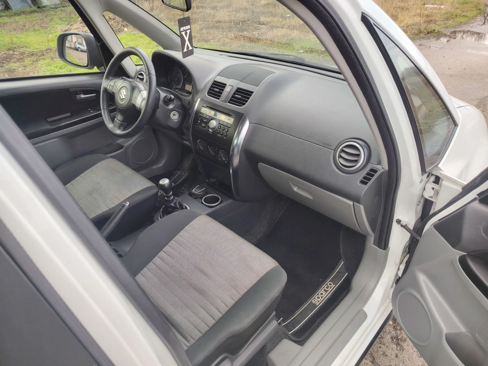 Suzuki SX4 1.6 ddis 90кс. фейслифт, снимка 7 - Автомобили и джипове - 56038587