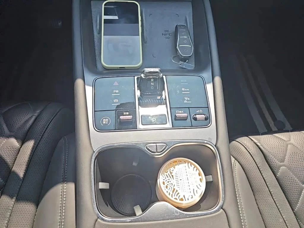 BYD Sealion 7, снимка 10 - Автомобили и джипове - 56685061