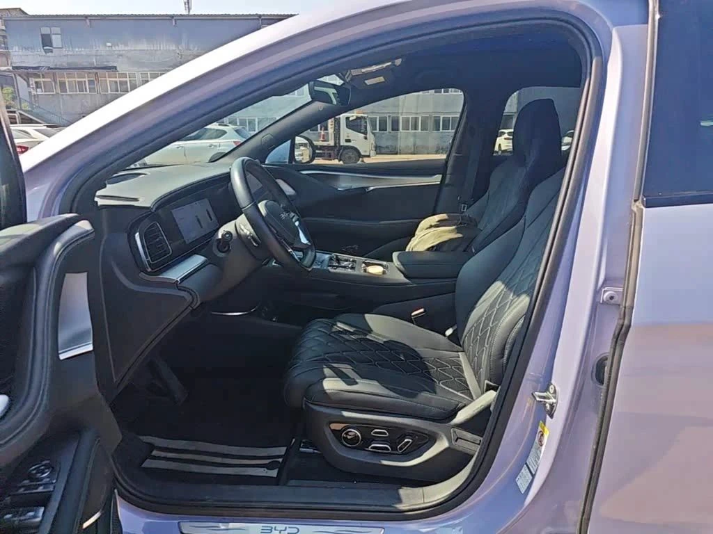 BYD Sealion 7, снимка 11 - Автомобили и джипове - 56685061