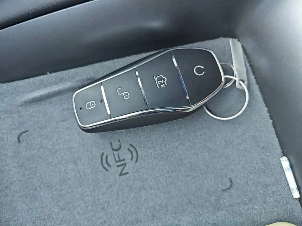 BYD Sealion 7, снимка 5 - Автомобили и джипове - 56685061