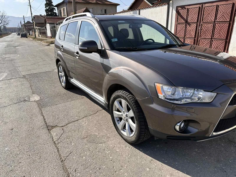 Mitsubishi Outlander, снимка 3 - Автомобили и джипове - 47972928