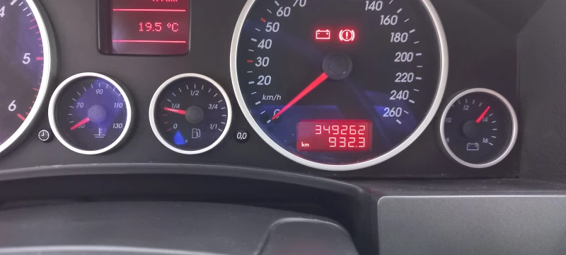 VW Touareg R5 TDI 174 к.с., снимка 17 - Автомобили и джипове - 52266372